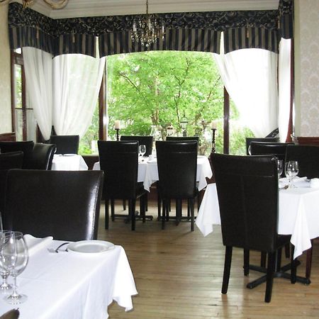 Chez Truchon Bistro-Auberge La Malbaie Exterior foto